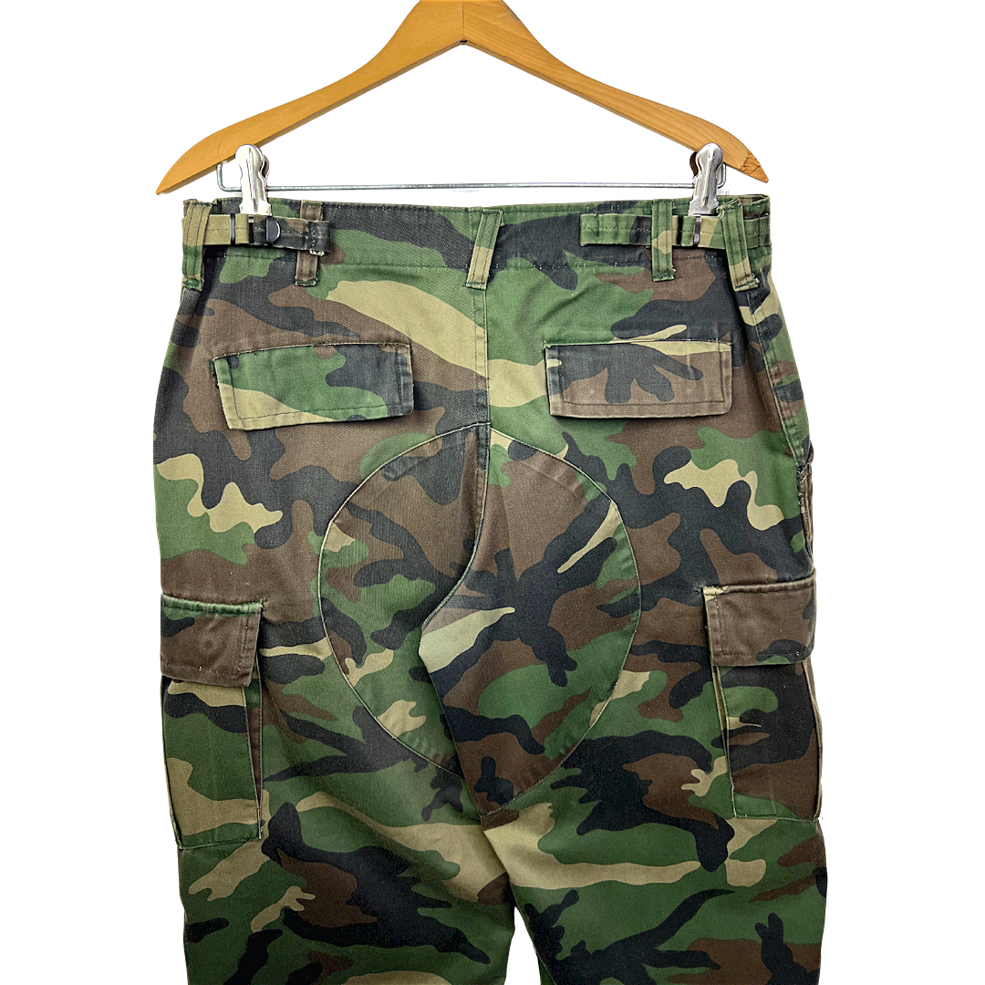 90’s Camo Army Cargo Pants Size 34