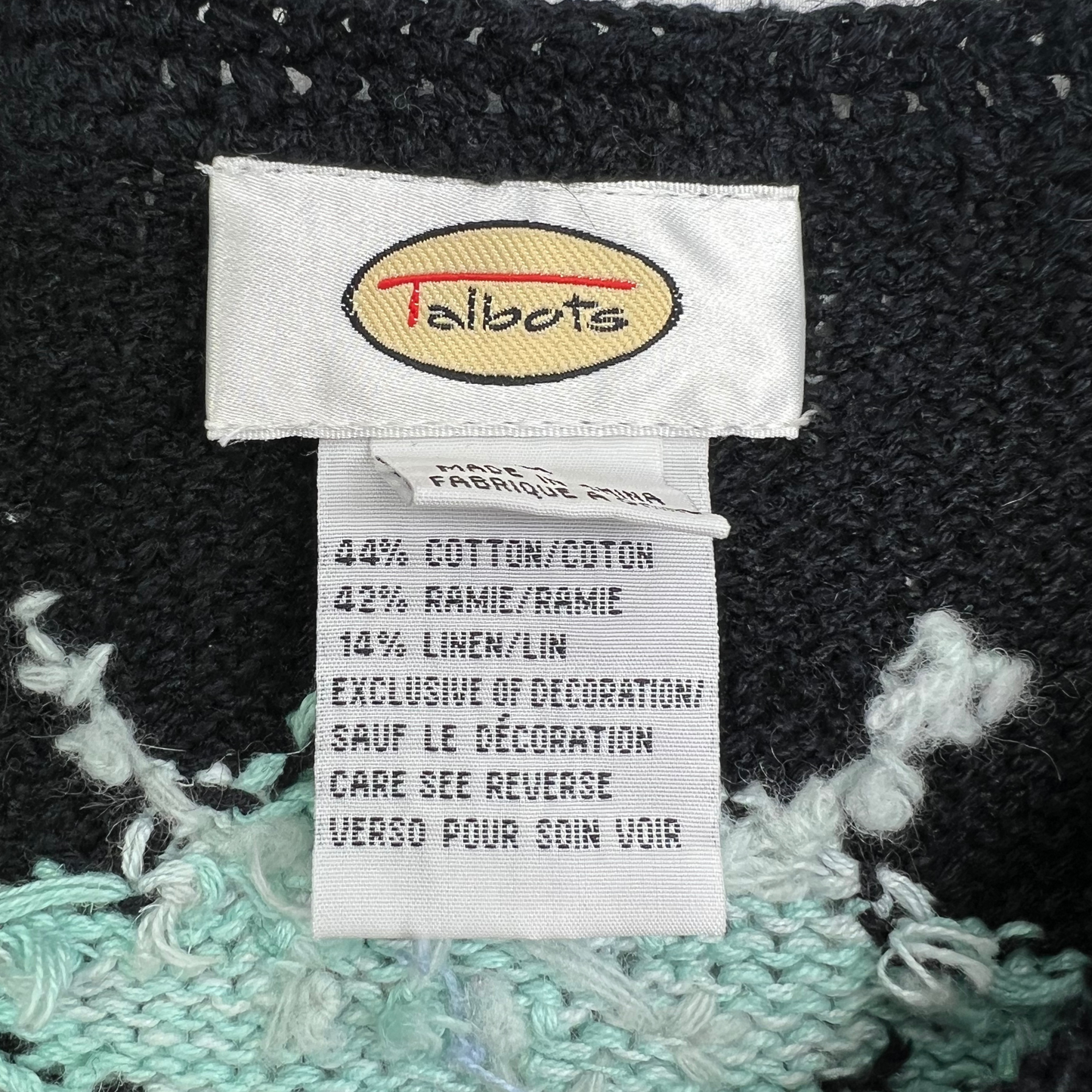 90’s Pastel Snowflake Chunky Cardigan Sweater Size Medium