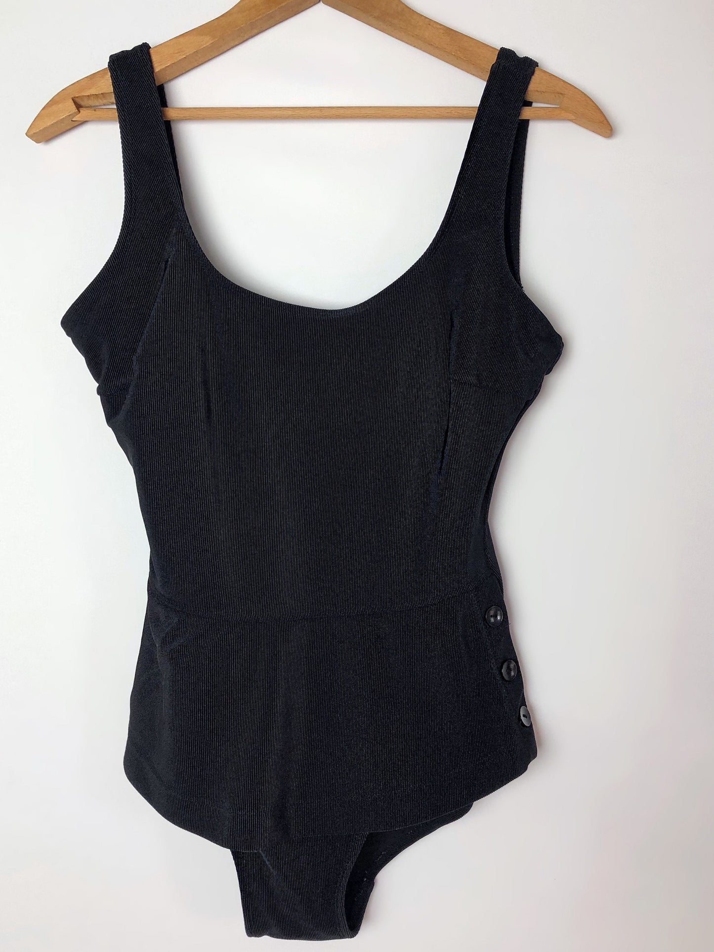 Vintage 90’s Black Ribbed Newport News Soft Cup Skirted One-Piece Swimsuit Size 8