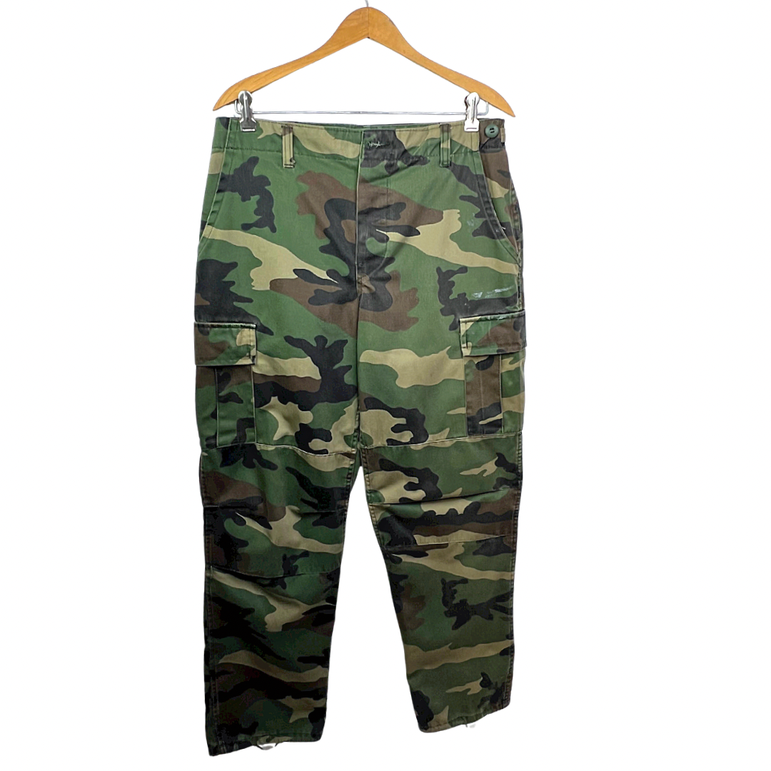 90’s Camo Army Cargo Pants Size 34