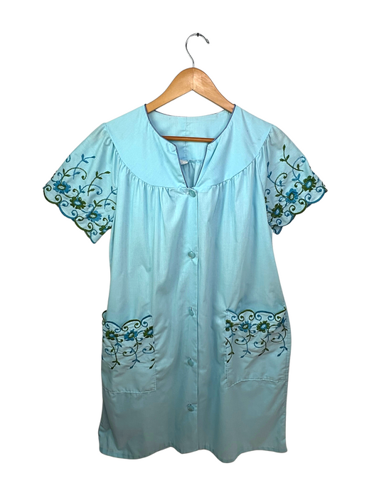 60’s Baby Blue Embroidered Floral Housecoat Robe with Pockets Size 14